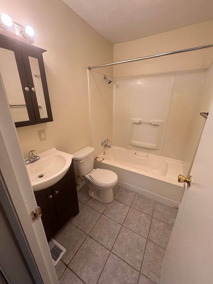 House for rent at 3504 Oakview, Girard, OH 44420
