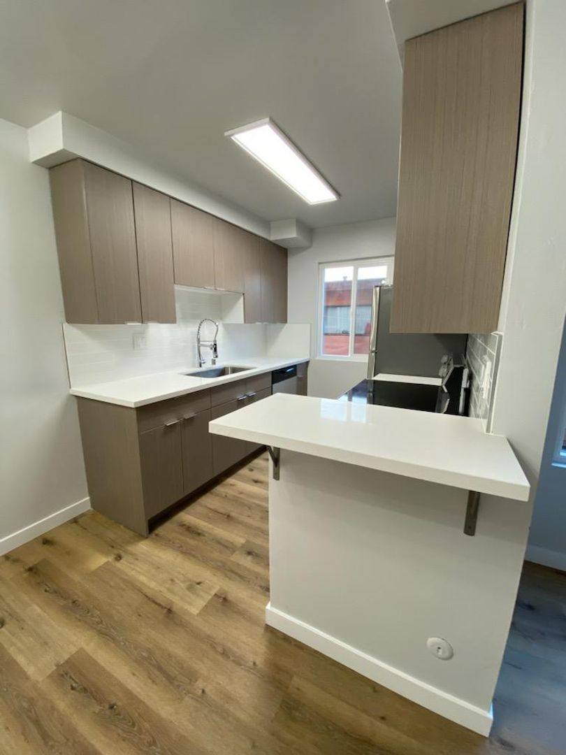 Apartment for rent at 2515 Ocean View Ave, Los Angeles, CA 90057