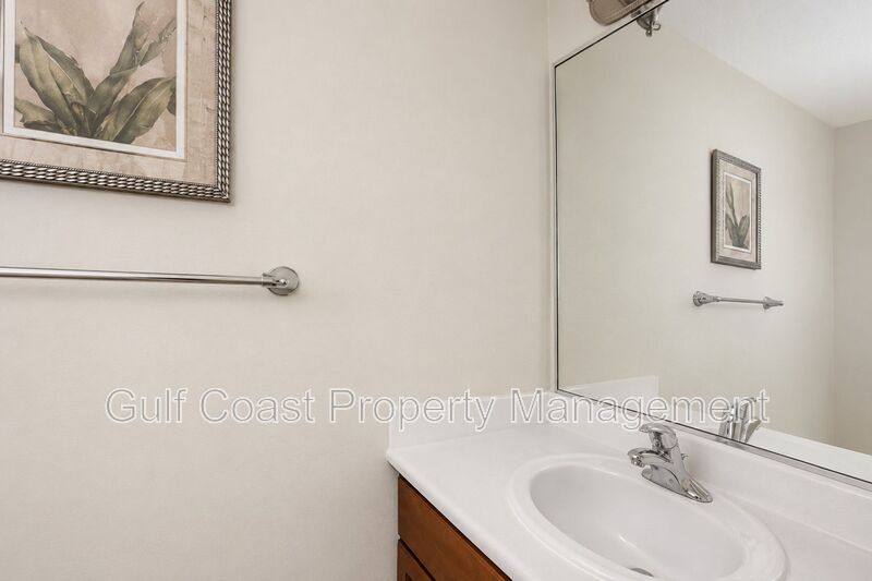 House for rent at 6945 74th St Circle E, Bradenton, FL 34203
