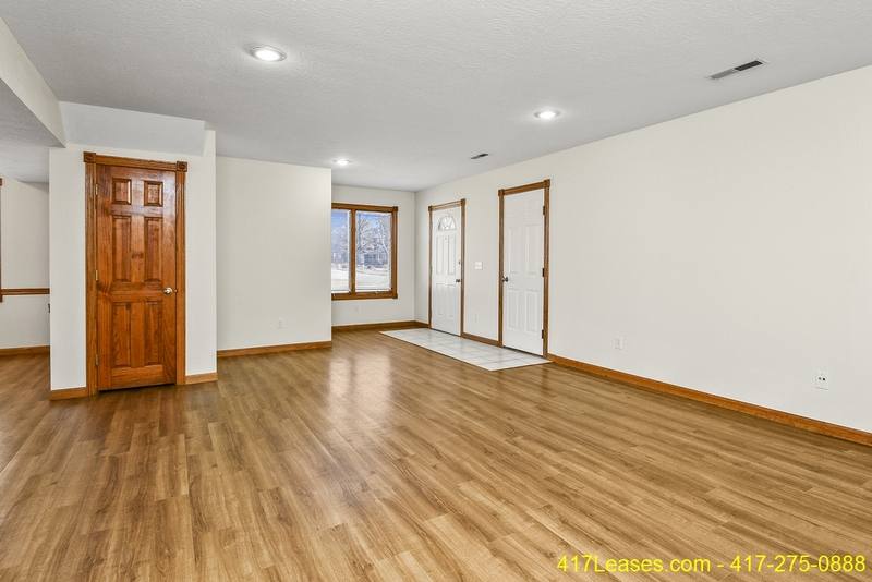 House for rent at 1261 E Lakewood St, Springfield, MO 65804