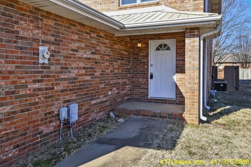 House for rent at 1261 E Lakewood St, Springfield, MO 65804