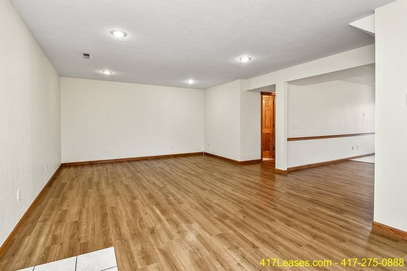 House for rent at 1261 E Lakewood St, Springfield, MO 65804