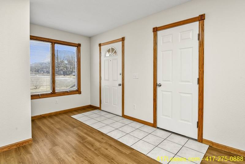 House for rent at 1261 E Lakewood St, Springfield, MO 65804