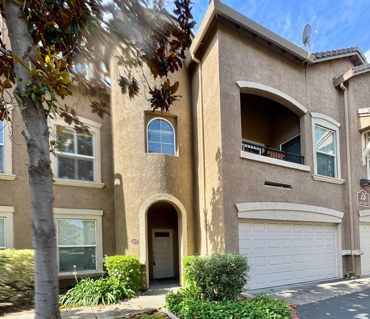 Condo for rent at 5350 Dunlay Dr, Sacramento, CA 95835