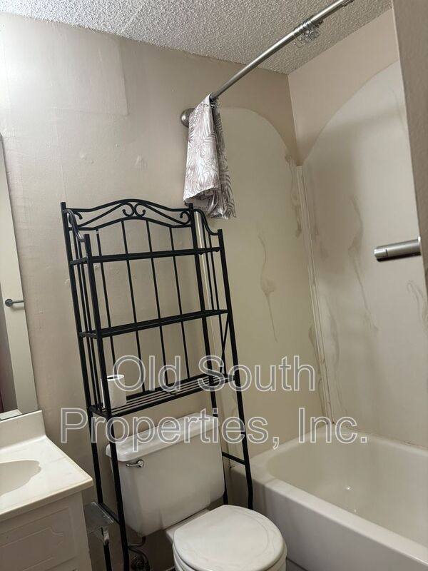 Apartment for rent at 1500 Johnson Ave #128, Pensacola, FL 32514