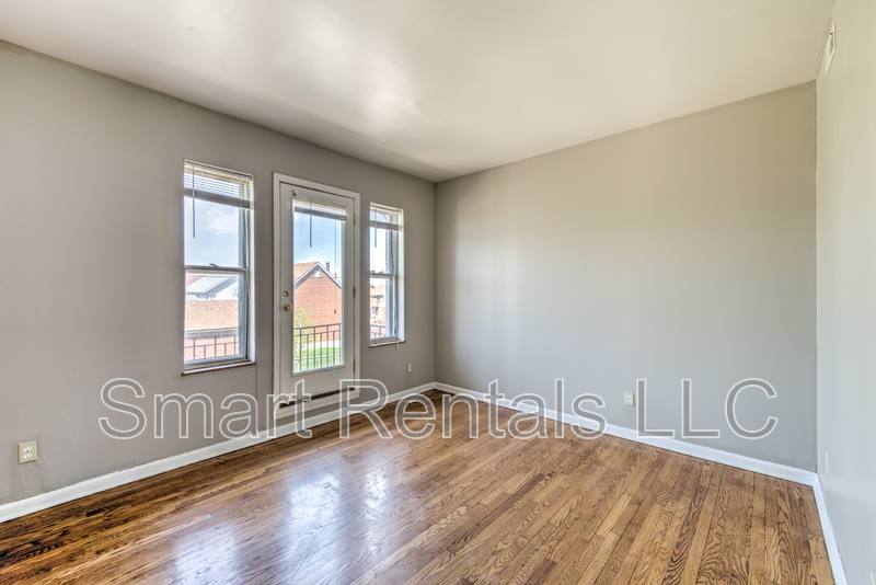 Apartment for rent at 3866 McRee Ave #2E, Saint Louis, MO 63110