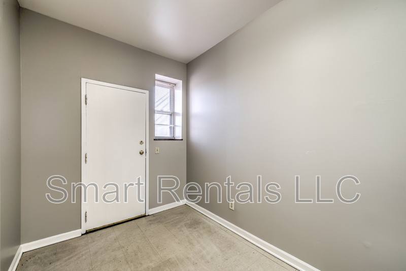 Apartment for rent at 3866 McRee Ave #2E, Saint Louis, MO 63110