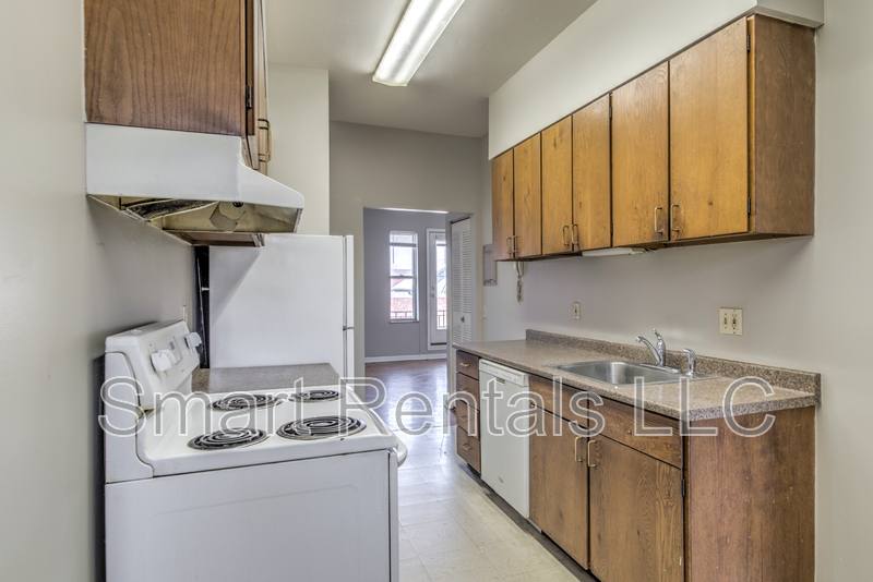 Apartment for rent at 3866 McRee Ave #2E, Saint Louis, MO 63110