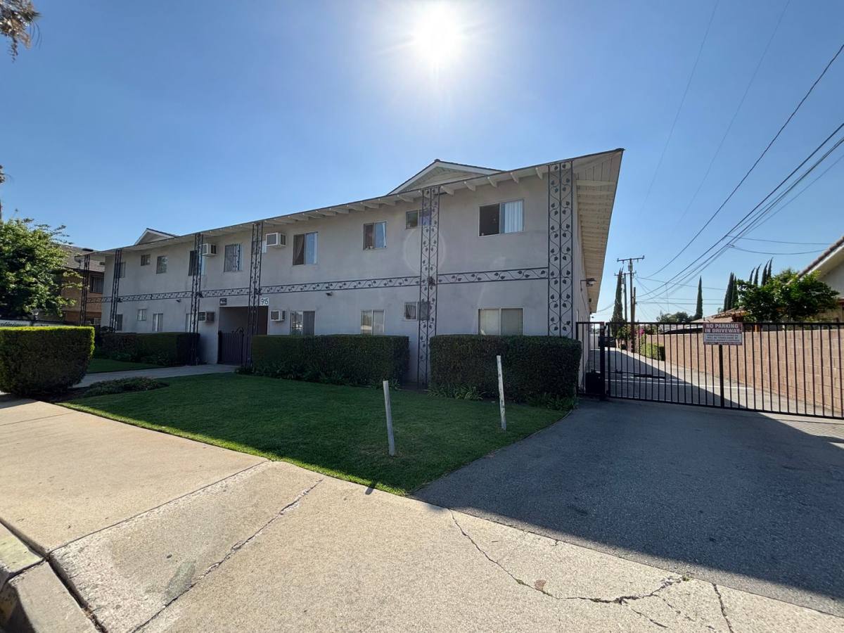 Apartment for rent at 915 Mount Olive Dr, Duarte, CA 91010