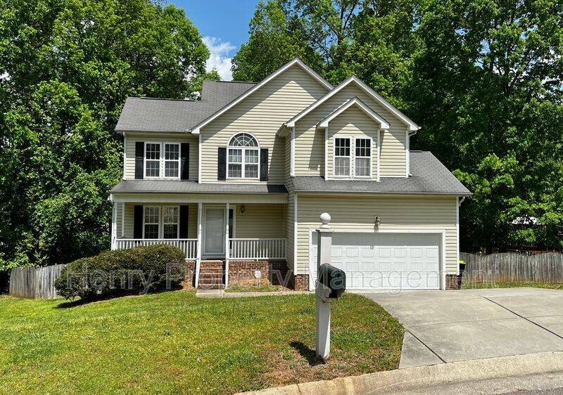 House for rent at 104 Back Woods Circle, Holly Springs, NC 27540