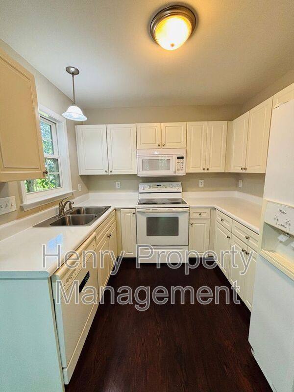 House for rent at 104 Back Woods Circle, Holly Springs, NC 27540