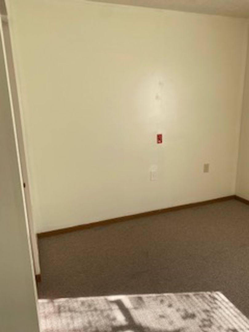 Apartment for rent at 432 McConnell St, Uhrichsville, OH 44683
