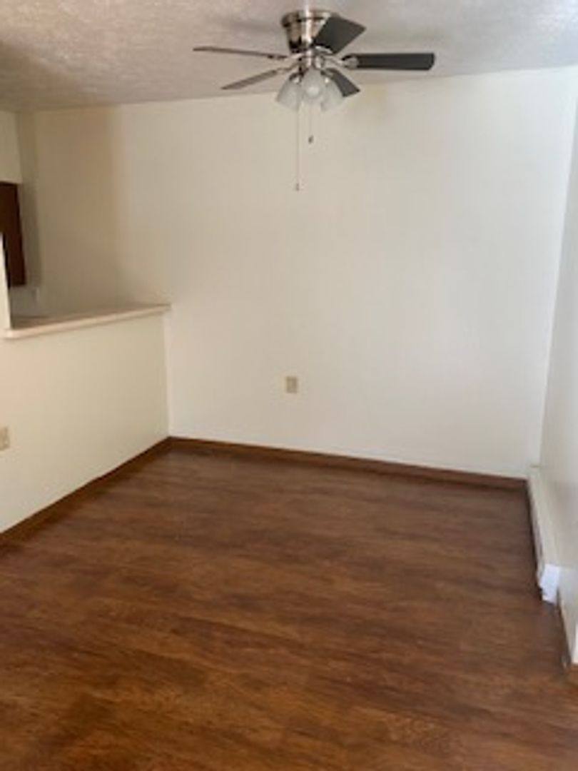 Apartment for rent at 432 McConnell St, Uhrichsville, OH 44683