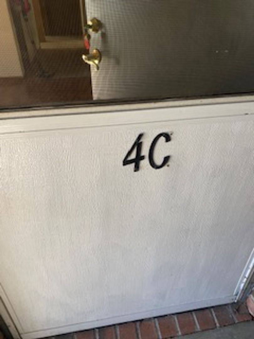 Apartment for rent at 432 McConnell St, Uhrichsville, OH 44683