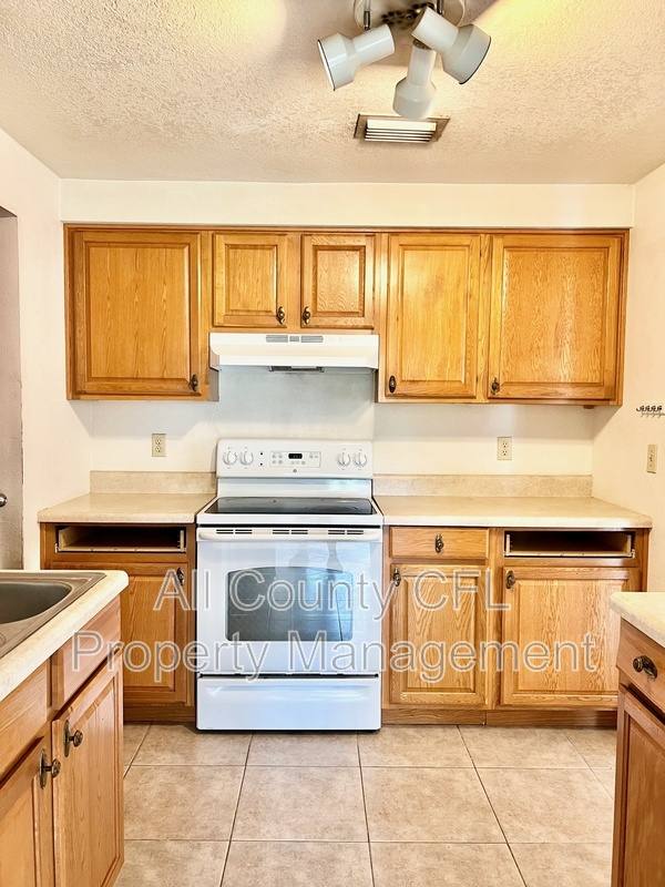 House for rent at 718 Buckminster Circle, Orlando, FL 32803