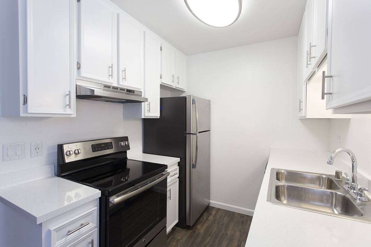 Apartment for rent at 13850 Mango Dr, Del Mar, CA 92014