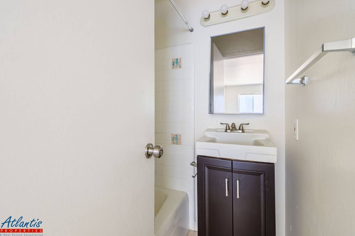 Apartment for rent at 439 S 4th St, San Jose, CA 95112