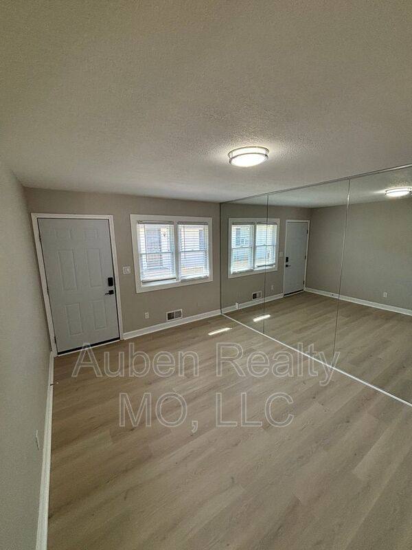 Apartment for rent at 3143 Pucketts Rd - Puckett #740, Kansas City, KS 66103