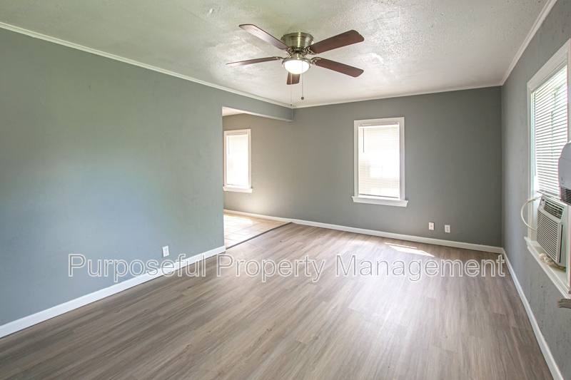 House for rent at 3200 SW 20th St, Oklahoma City, OK 73108