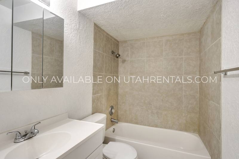 Condo for rent at 1760 N Willowbrook #LEFT, Provo, UT 84604