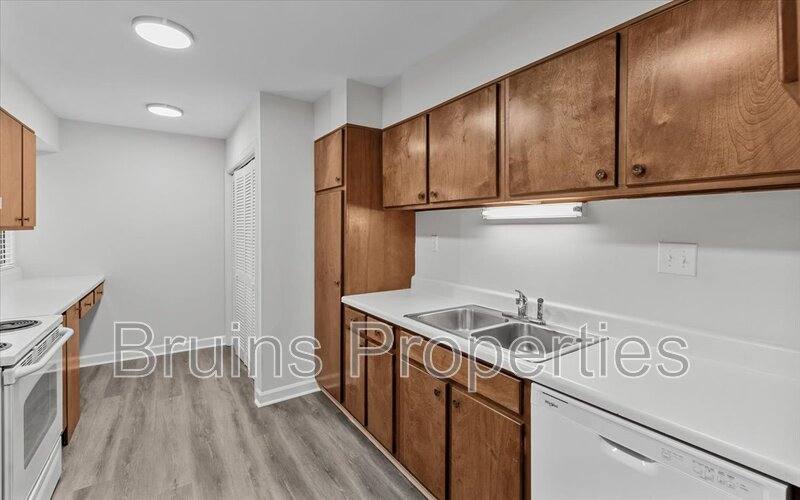 Condo for rent at 1522 Benjamin Parkwayunit C, Greensboro, NC 27408