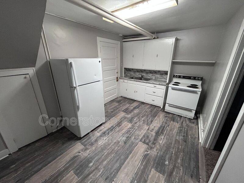 House for rent at 208 5th Ave SW #3, Valley City, ND 58072