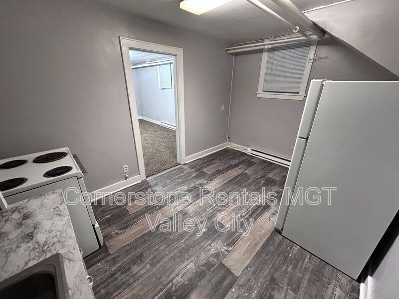 House for rent at 208 5th Ave SW #3, Valley City, ND 58072