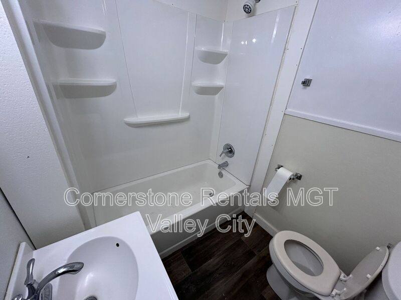 House for rent at 208 5th Ave SW #3, Valley City, ND 58072
