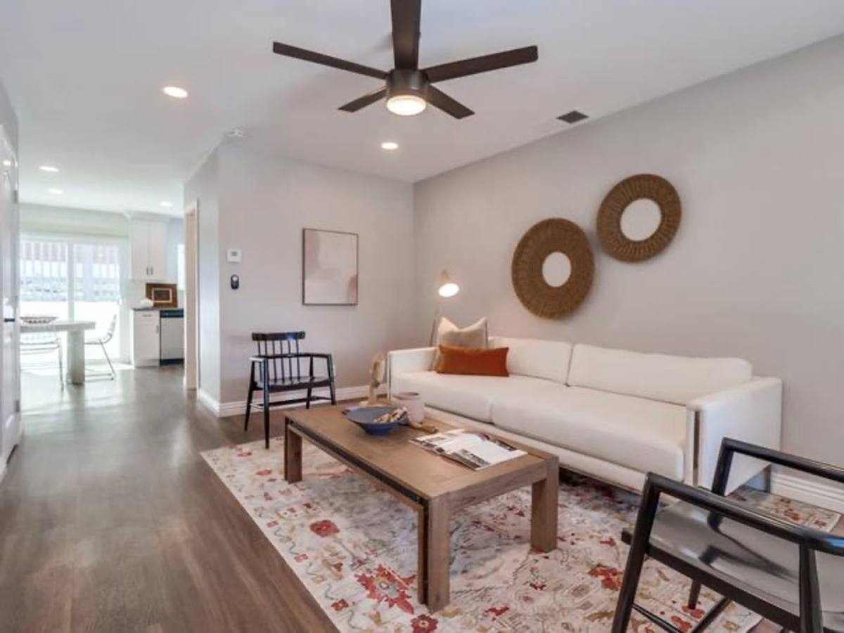 Apartment for rent at 137-149 Avocado St, Encinitas, CA 92024