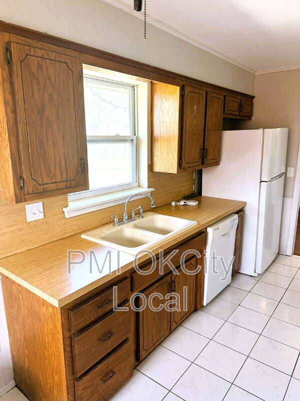 House for rent at 3025 NW 67th St, Oklahoma City, OK 73116