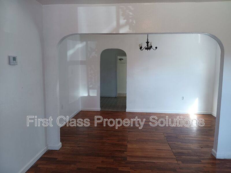 House for rent at 1701 NE 34th St, Oklahoma City, OK 73111