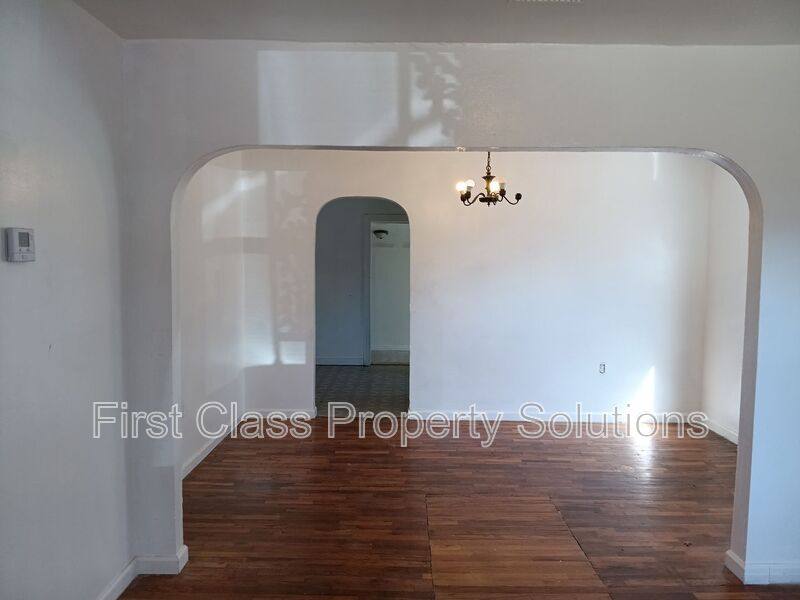 House for rent at 1701 NE 34th St, Oklahoma City, OK 73111