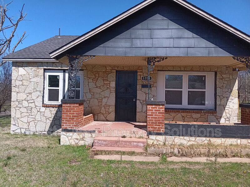 House for rent at 1701 NE 34th St, Oklahoma City, OK 73111
