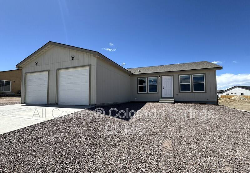 Apartment for rent at 690 E Hahns Peak, Pueblo, CO 81007