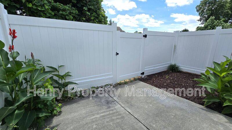 Townhouse for rent at 134 Forthview Way, Apex, NC 27502