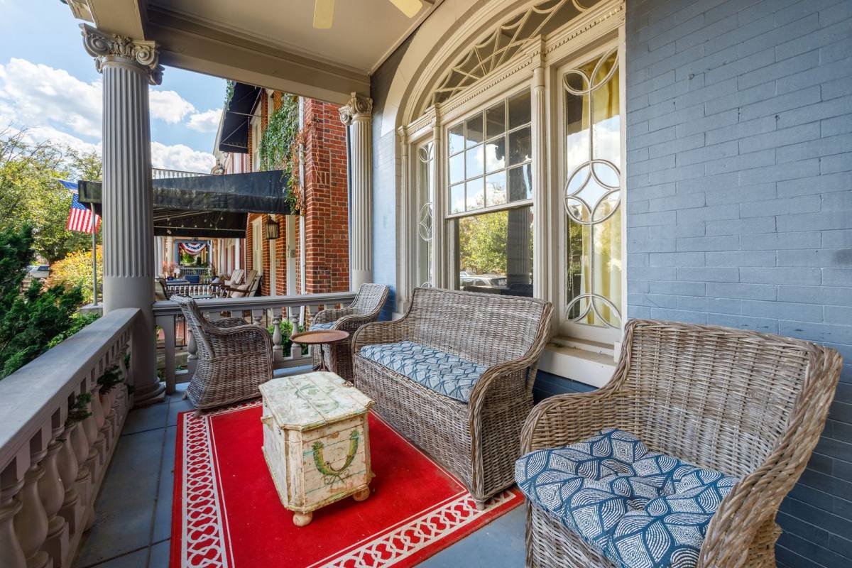 Apartment for rent at 22 N Arthur Ashe Blvd, Richmond, VA 23220
