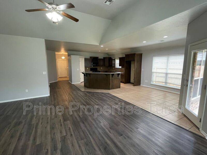 House for rent at 11725 S Vine St W, Jenks, OK 74037