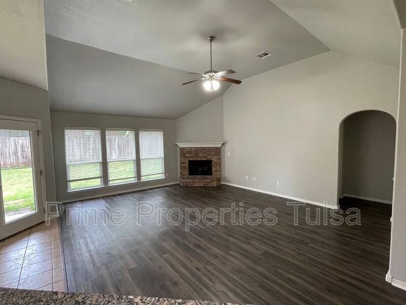 House for rent at 11725 S Vine St W, Jenks, OK 74037
