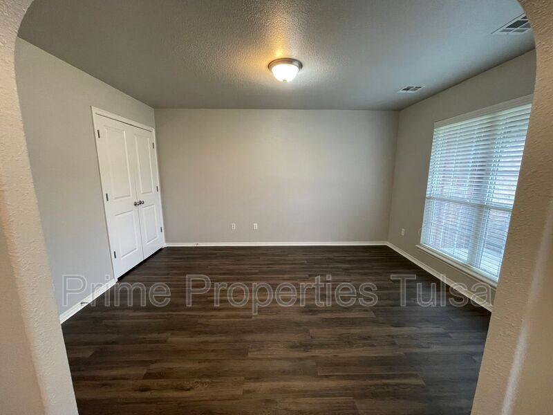 House for rent at 11725 S Vine St W, Jenks, OK 74037