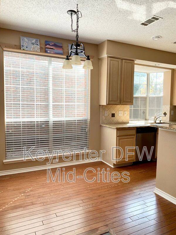 House for rent at 8702 Saddlehorn Dr, Irving, TX 75063