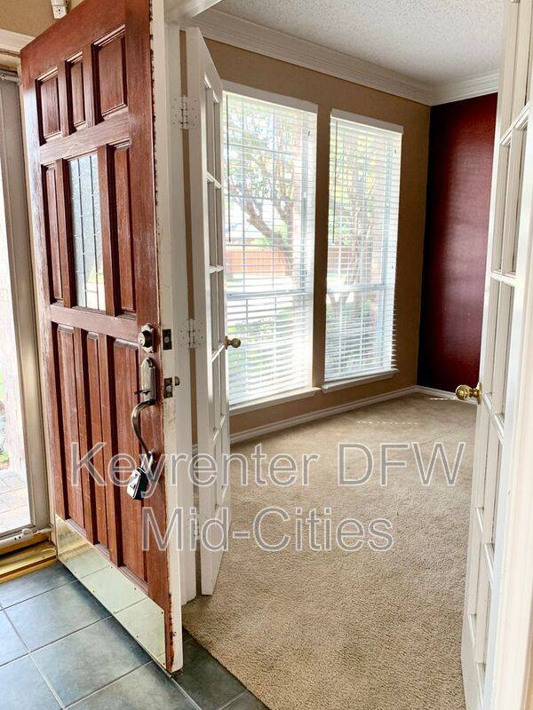House for rent at 8702 Saddlehorn Dr, Irving, TX 75063