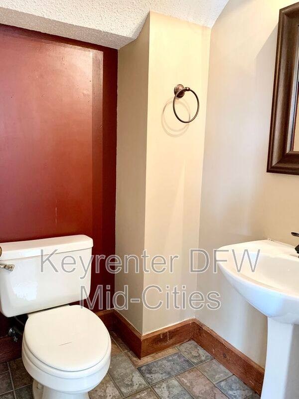 House for rent at 8702 Saddlehorn Dr, Irving, TX 75063