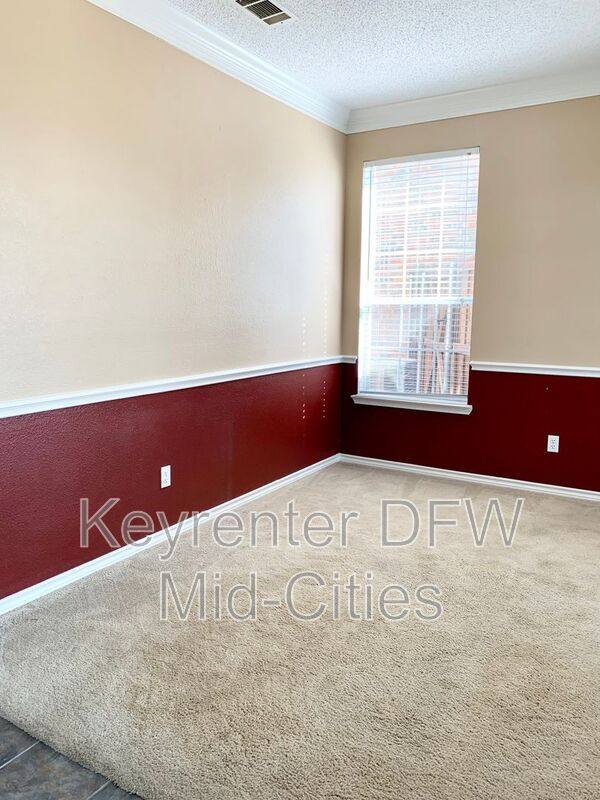 House for rent at 8702 Saddlehorn Dr, Irving, TX 75063