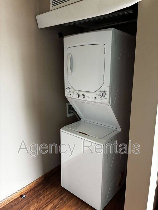 Apartment for rent at 1407 Pensacola St #407, Honolulu, HI 96822