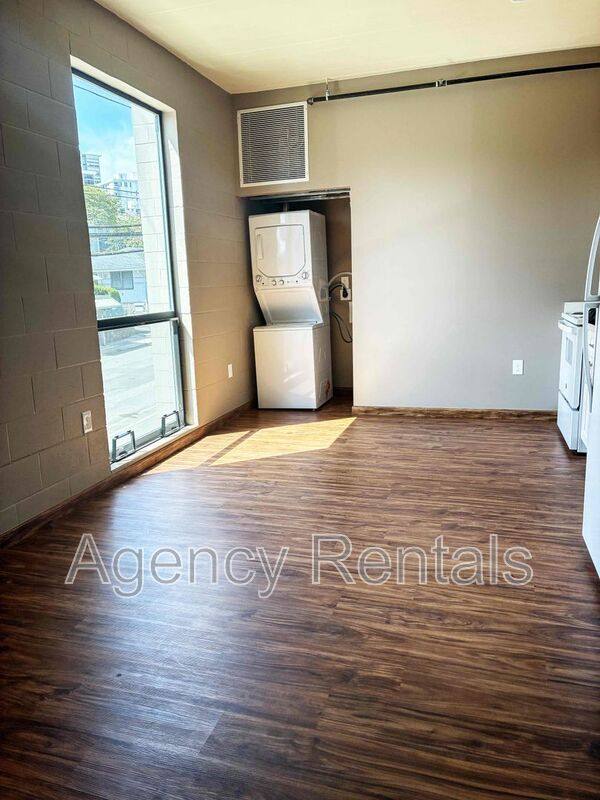 Apartment for rent at 1407 Pensacola St #403, Honolulu, HI 96822
