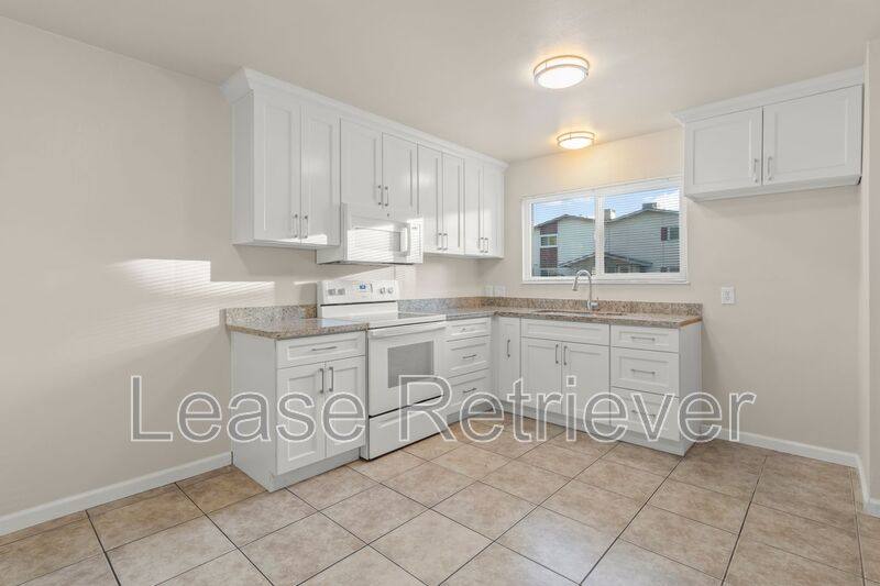 Townhouse for rent at 830 Palm Circle, Tracy, CA 95376