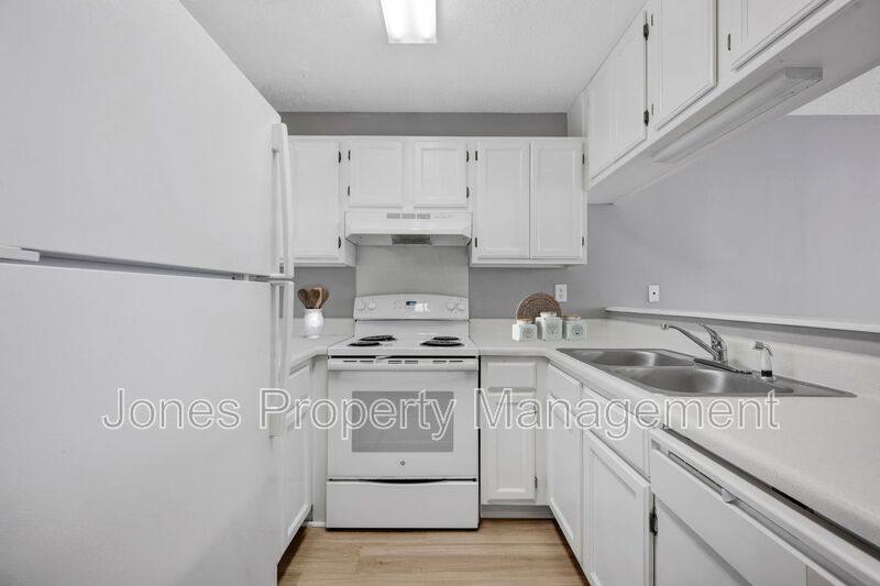 Apartment for rent at 305 R Country Club Dr, Concord, NC 28025