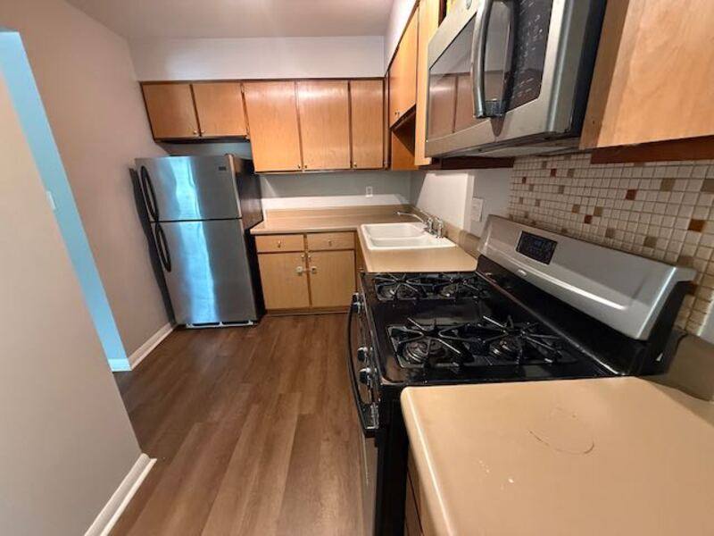 Apartment for rent at 911 N Sheridan Rd #A1, Peoria, IL 61606