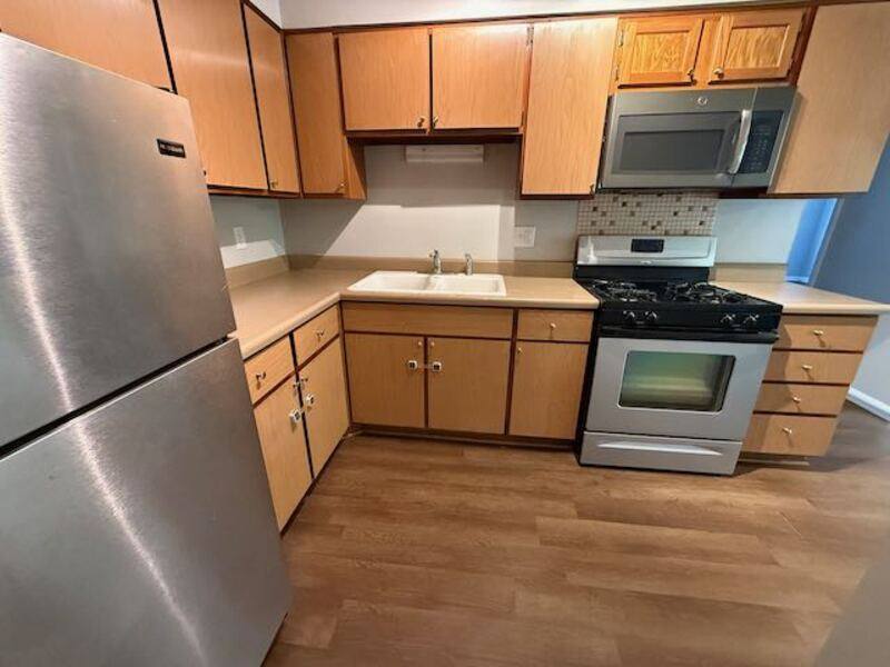 Apartment for rent at 911 N Sheridan Rd #A1, Peoria, IL 61606