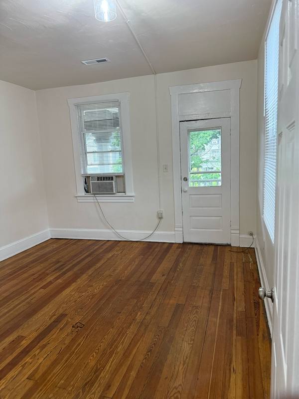 Apartment for rent at 1020 Jamison Ave NE #3, Roanoke, VA 24013